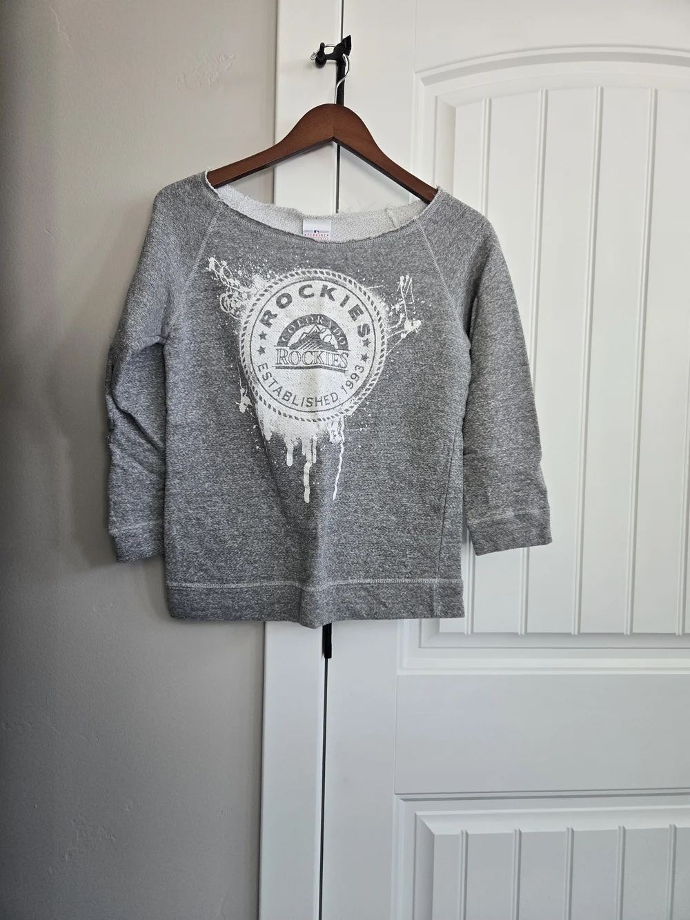 5th & Ocean Gray Off-the-Shoulder Rockies Graphic Sweater